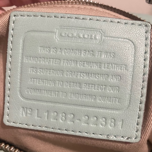 COACH bag Beautiful and unique shoulder bag - Picture 9 of 14